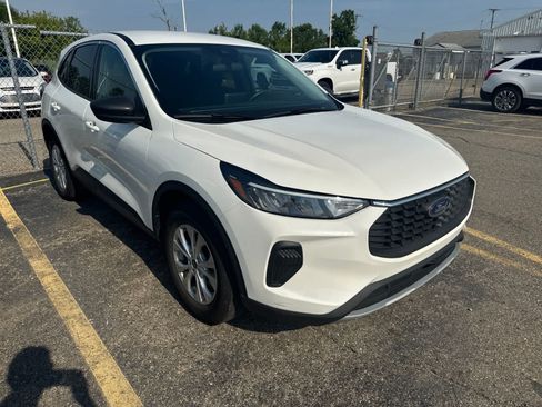 Used 2023 Ford Escape Active AWD/4WD image 27