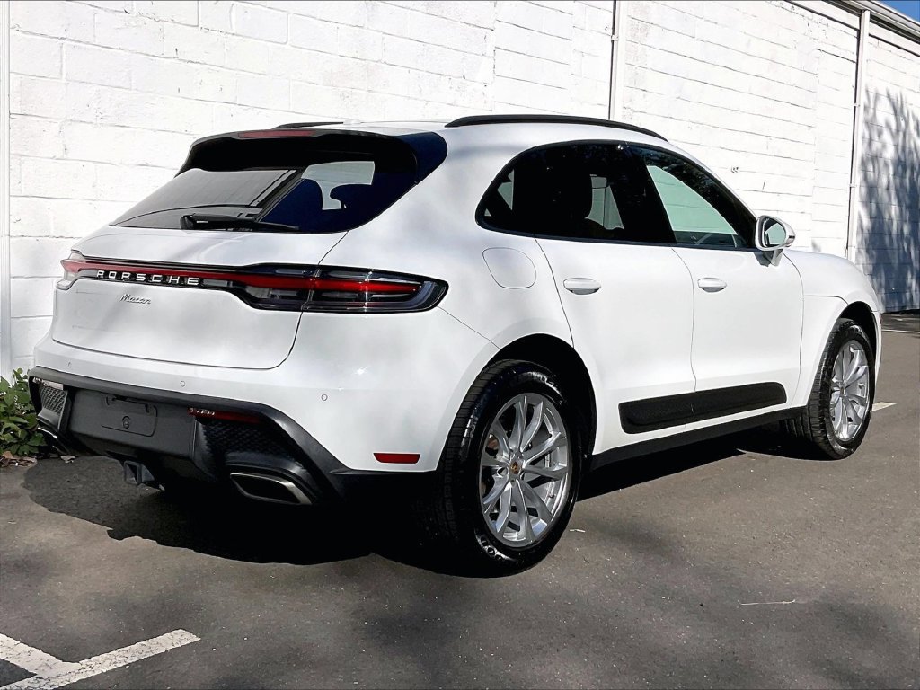 Certified 2022 Porsche Macan AWD/4WD image 17