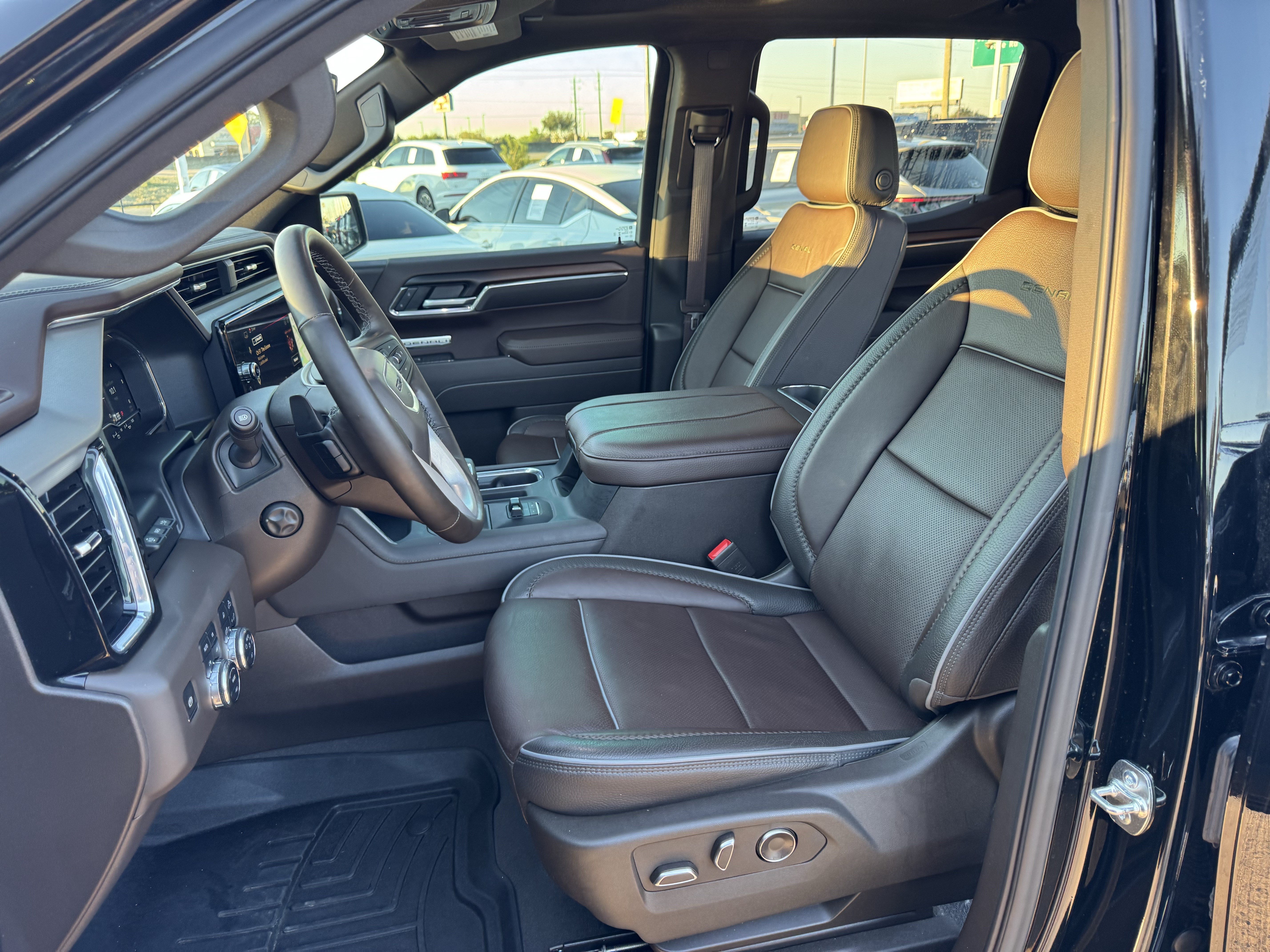 Used 2025 GMC Sierra 1500 Denali w/ Denali Reserve Package AWD/4WD image 23