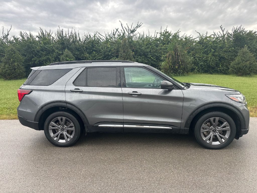 Used 2025 Ford Explorer Active w/ Active Comfort Package AWD/4WD image 6