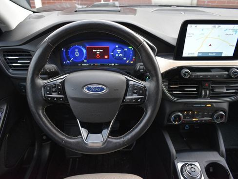 Used 2022 Ford Escape Titanium w/ Titanium Premium Package image 15