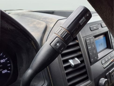 Used 2022 Ford F550 2WD Regular Cab Super Duty image 16