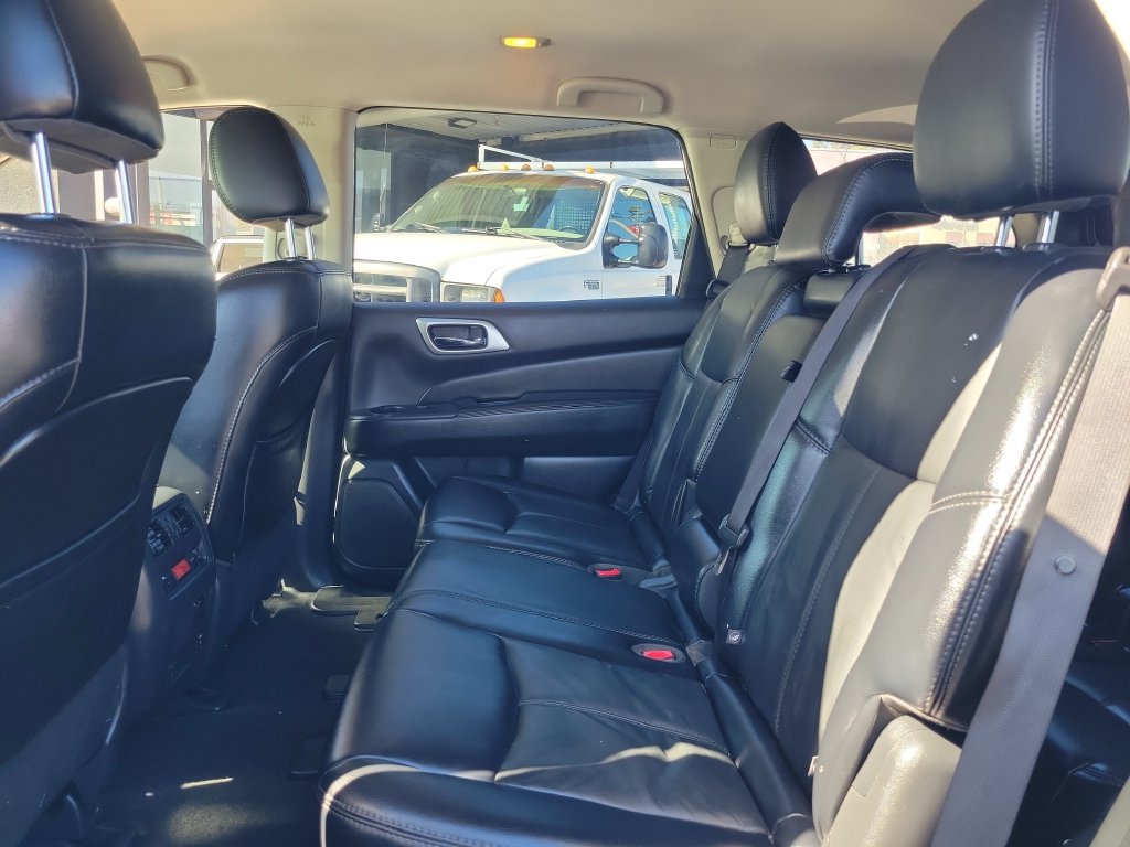 Used 2017 Nissan Pathfinder SL AWD/4WD image 16