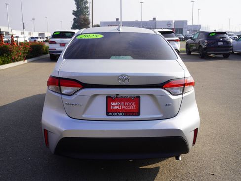 Used 2025 Toyota Corolla LE image 9