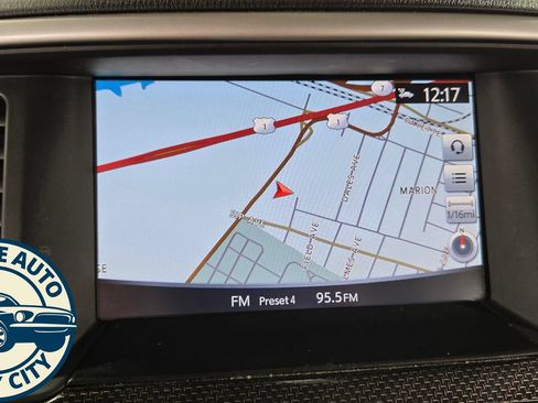 Used 2019 Nissan Pathfinder SL AWD/4WD image 16