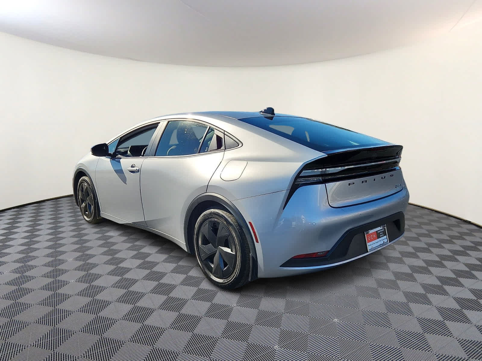 Used 2026 Toyota Prius Plug-In Hybrid FWD image 7