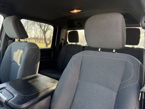 Used 2024 RAM 2500 Tradesman w/ Chrome Appearance Group image 17