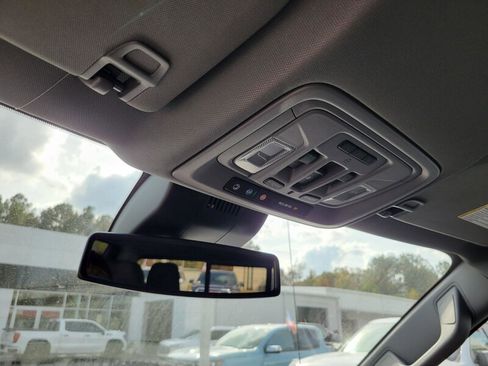 New 2026 GMC Sierra 1500 SLT image 24