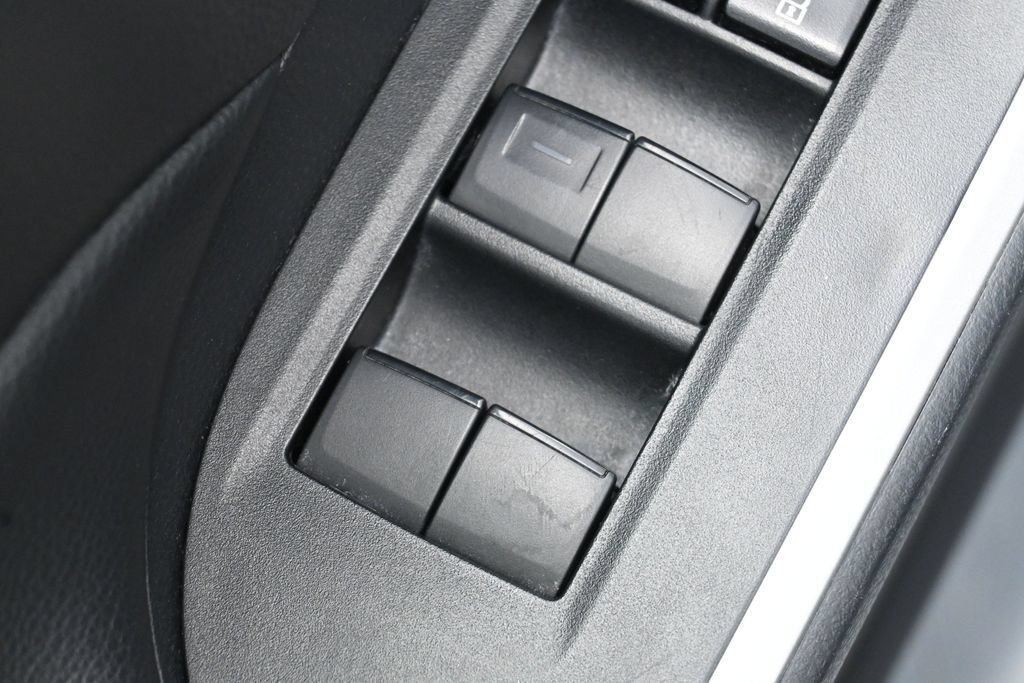 Used 2025 Toyota RAV4 LE AWD/4WD image 13