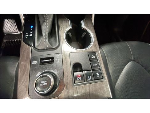 Used 2024 Toyota Highlander Limited AWD/4WD image 13