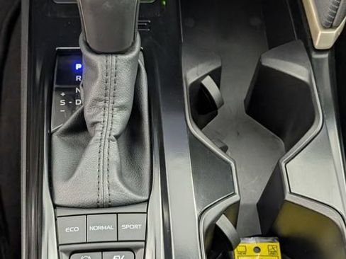 Used 2025 Toyota Camry SE FWD image 22