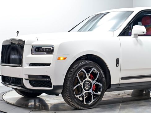 Used 2021 Rolls-Royce Cullinan Black Badge AWD/4WD image 5