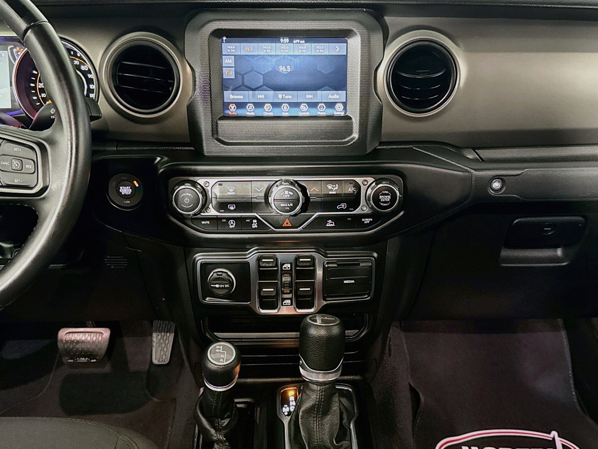 Used 2022 Jeep Gladiator Sport AWD/4WD image 27