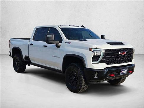 Certified 2025 Chevrolet Silverado 2500 ZR2 w/ Technology Package image 3