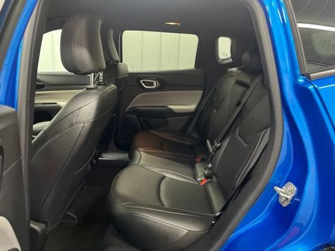 Used 2025 Jeep Compass Limited AWD/4WD image 16