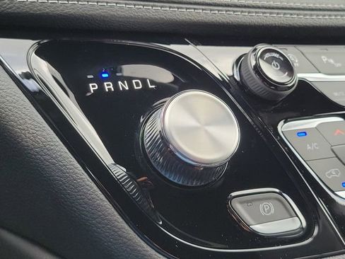 New 2026 Chrysler Pacifica Limited image 28