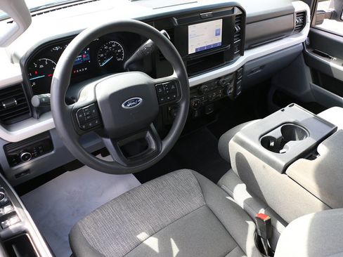 Used 2025 Ford F250 XLT w/ F-250 >10K GVWR Package AWD/4WD image 9