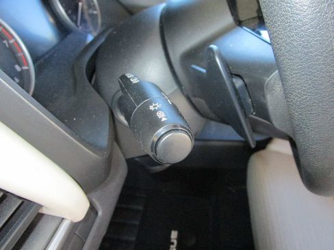 Used 2023 Nissan Rogue SV image 20