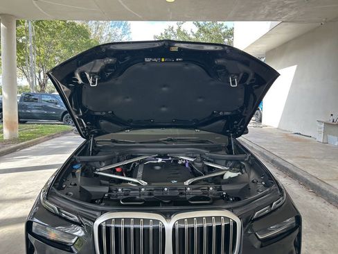Used 2025 BMW X7 xDrive40i image 10