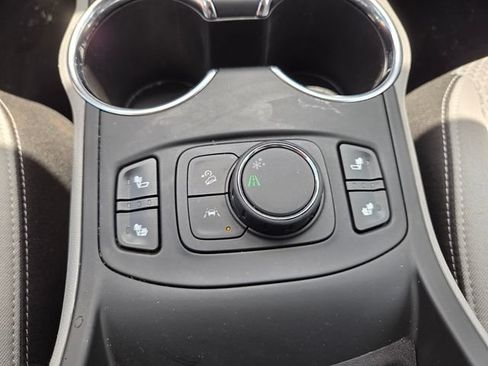 Used 2023 GMC Terrain SLE w/ Driver Convenience Package FWD image 28