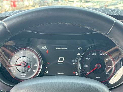 Used 2018 Dodge Charger SXT w/ Blacktop Package RWD image 17