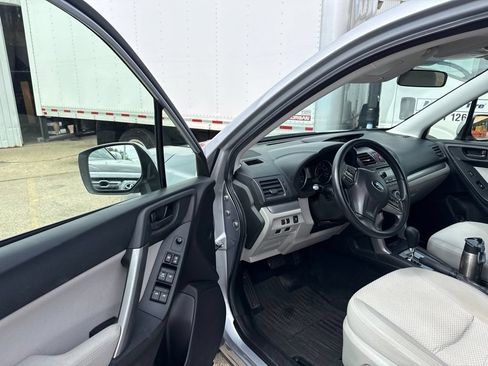 Used 2015 Subaru Forester 2.5i Premium w/ All-Weather Package AWD/4WD image 23