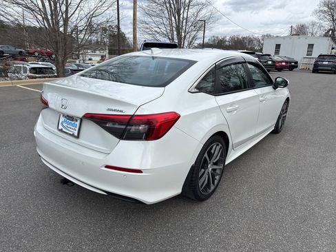 Used 2023 Honda Civic Touring image 7