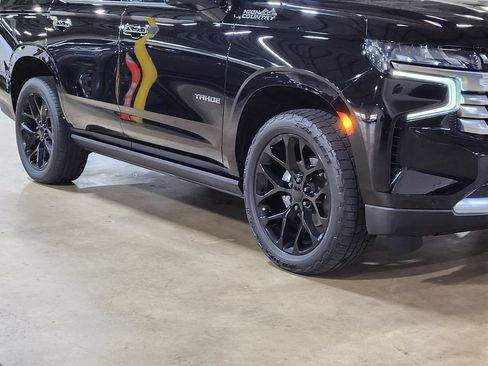 Used 2021 Chevrolet Tahoe High Country w/ Premium Package AWD/4WD image 16