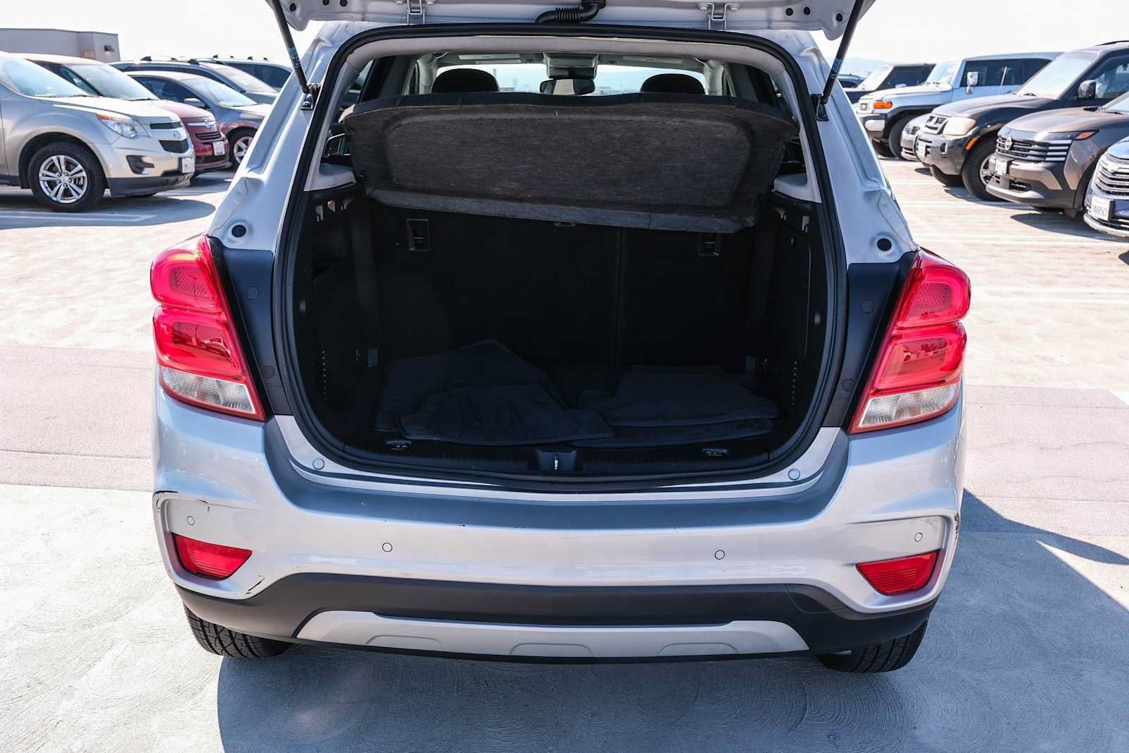 Used 2022 Chevrolet Trax LT w/ Driver Confidence Package AWD/4WD image 25