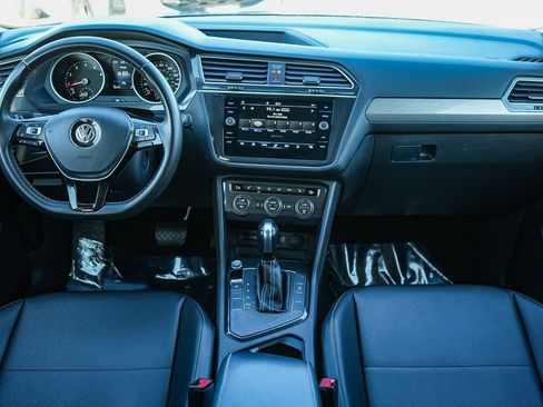 Used 2021 Volkswagen Tiguan SE image 13