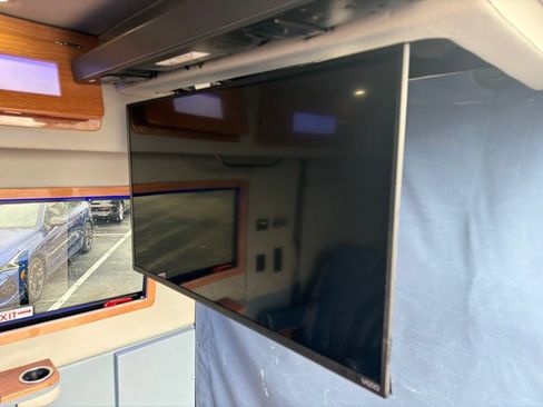 Used 2021 Mercedes-Benz Sprinter 2500 image 19