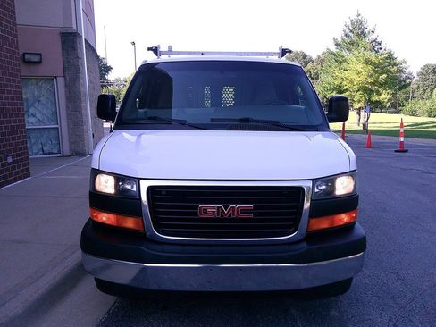 Used 2017 GMC Savana 2500 RWD image 5