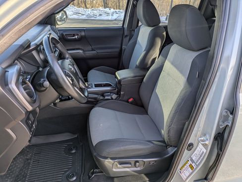 Used 2022 Toyota Tacoma 4x4 Double Cab image 11