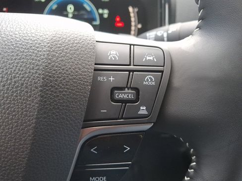 Used 2025 Toyota Camry SE image 22