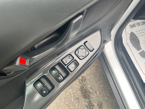 Used 2023 Hyundai Kona SEL AWD/4WD image 12