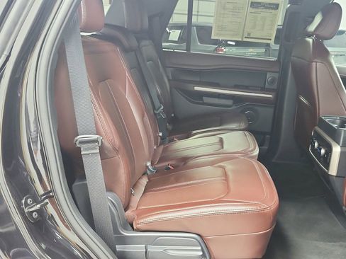 Used 2024 Ford Expedition Limited AWD/4WD image 42