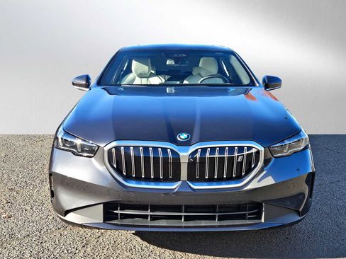 Used 2026 BMW i5 eDrive40 image 8