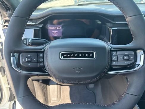 Used 2024 Jeep Wagoneer Limited AWD/4WD image 27