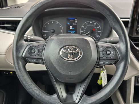 Used 2025 Toyota Corolla Cross L FWD image 20