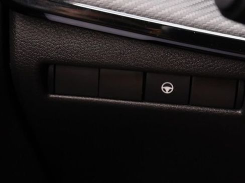 Certified 2025 Nissan Kicks SR AWD/4WD image 21