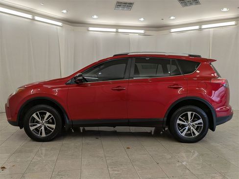Used 2016 Toyota RAV4 XLE image 5