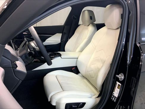 New 2026 BMW 530i xDrive w/ M Sport Package image 9