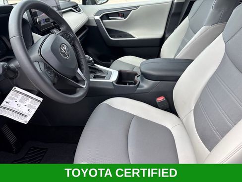 Used 2025 Toyota RAV4 Limited image 8