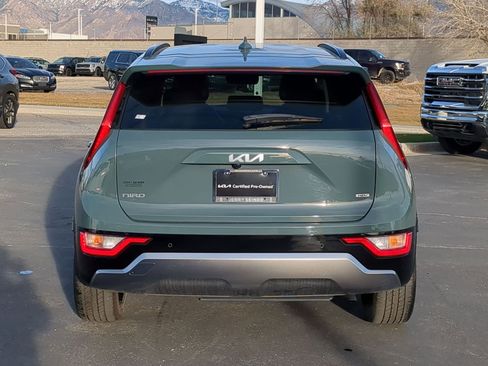 Certified 2023 Kia Niro EX Touring image 4