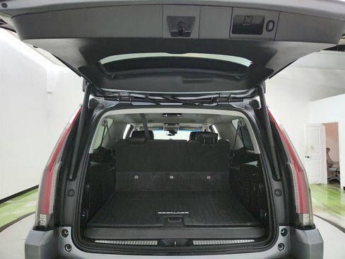 Used 2019 Cadillac Escalade ESV Premium Luxury AWD/4WD image 33