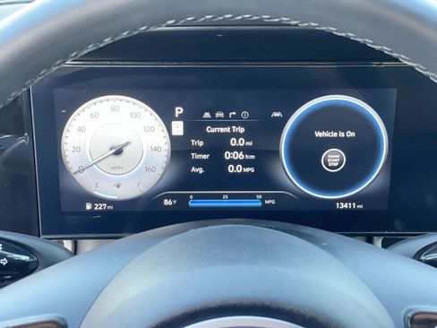 Certified 2025 Hyundai Elantra SEL image 17