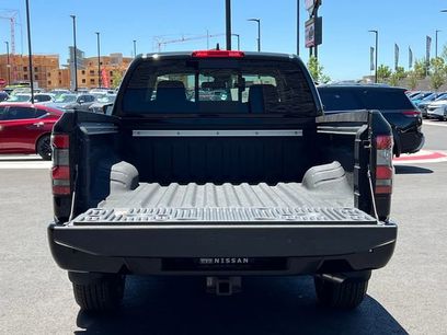 New 2025 Nissan Frontier SV w/ SV Convenience Package