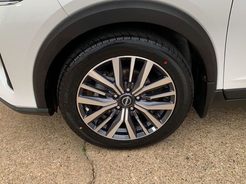 Used 2024 Nissan Kicks SV image 19