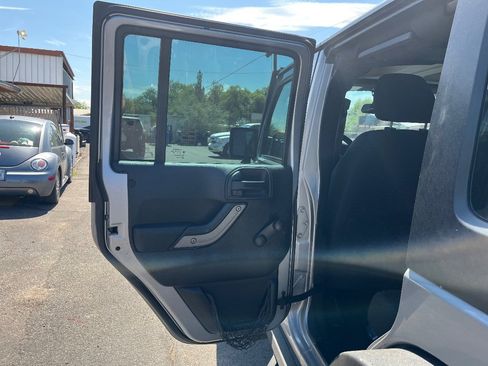 Used 2016 Jeep Wrangler Unlimited Sport w/ Max Tow Package AWD/4WD image 14