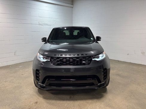 New 2025 Land Rover Discovery Dynamic SE image 3